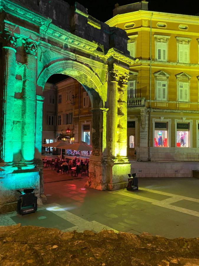 La Dolce Vita Luxury Apartments With Best Free Private Parking In City Center Pula Exteriér fotografie